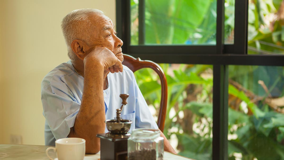 asian-senior-man-thinking-about-something-by-himself.jpg