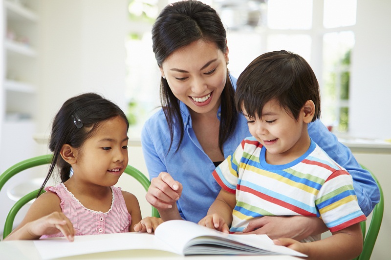 parent_helpingwith_homework.jpg