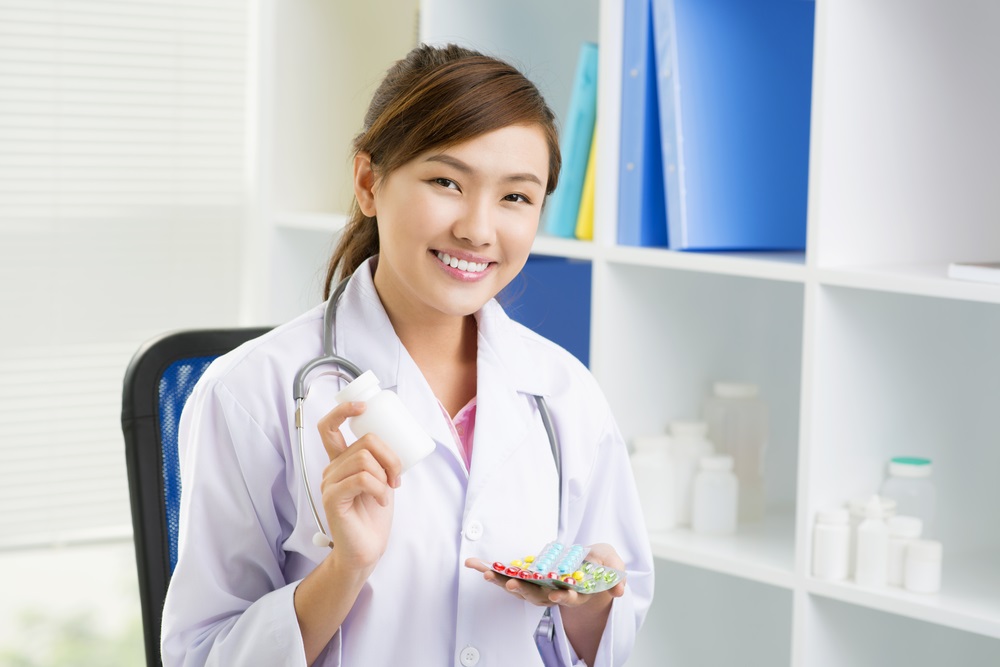 pharmacist_pills.jpg