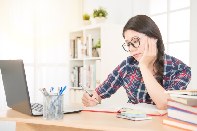 Delay the urge to procrastinate to overcome procrastination