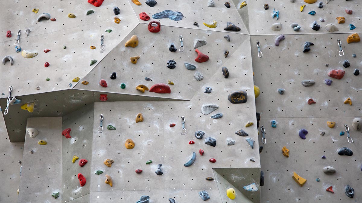 climbing-wall-for-indoor-and-outdoor-use.jpg